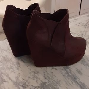 2 lips two rarely worn